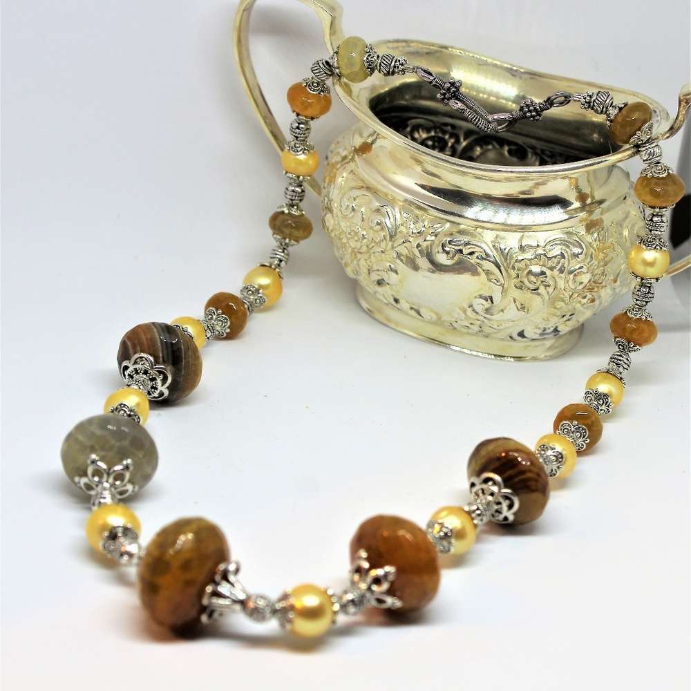 Agate and pearl statement beaded necklace